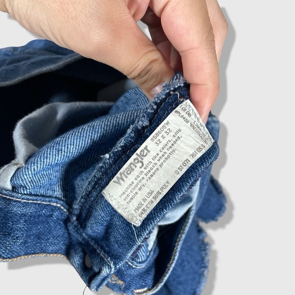 Wrangler Denim Cutoff Short Shorts Mens 32 Blue Vintage Western Raw Hem Cowboy - Picture 3 of 8